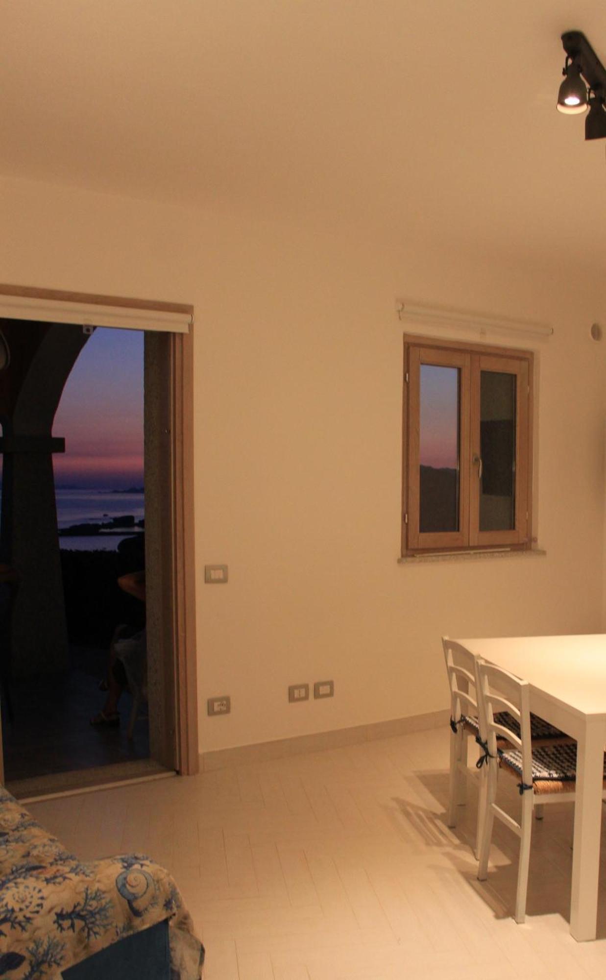 A Punta Tegge Il Mare La Spiaggia Il Tramonto La Maddalena (Sassari) Exterior foto